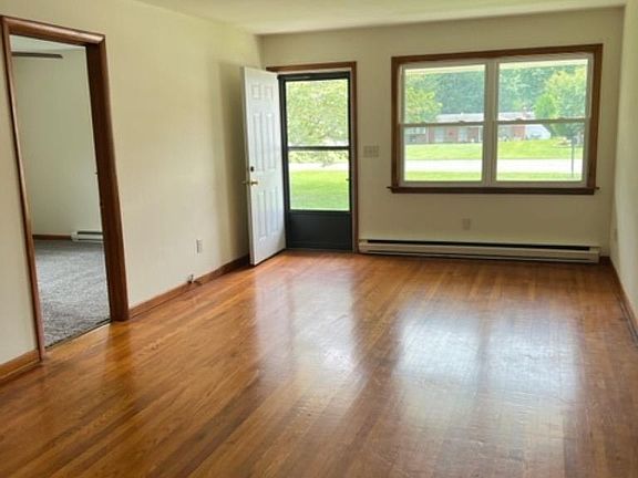 4th image of 108 Poplar St