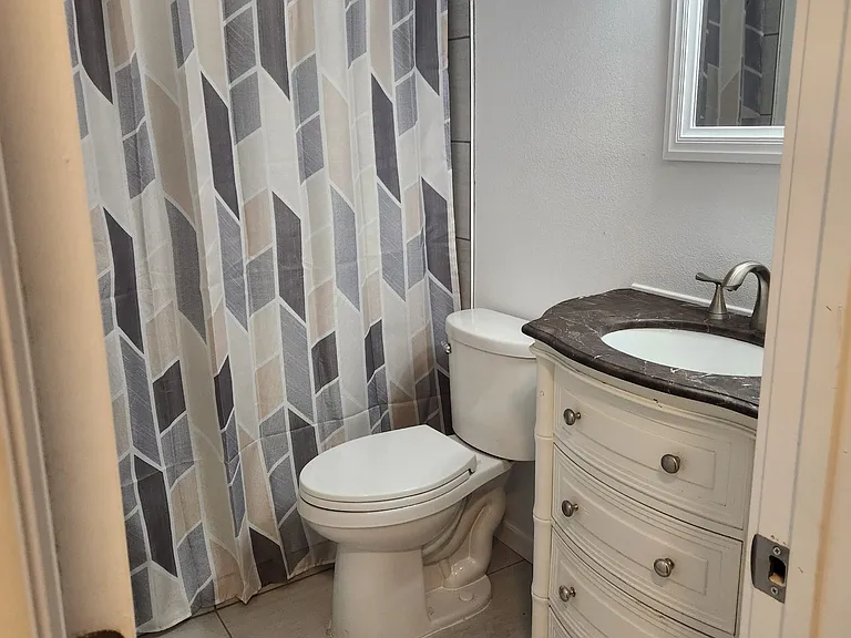 1622 Lucas Ave — Photo 9