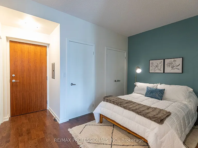 33 Lombard St N #1405 — Photo 8