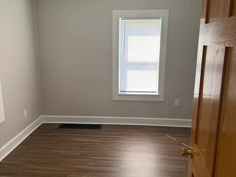 422 Wellington Ave — Photo 17