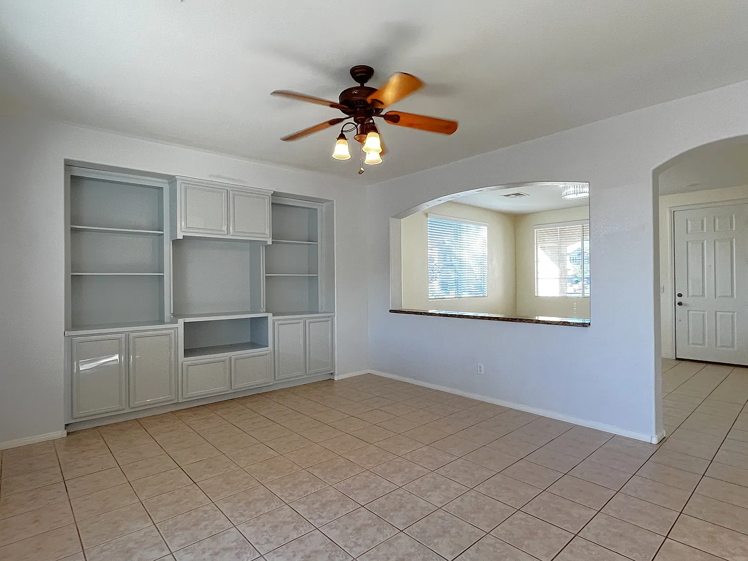 4 bed, 2437 sqft, $2,250 — Photo 2