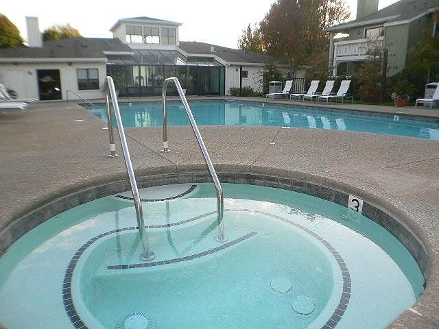 1st image of 124 Bayside Ct