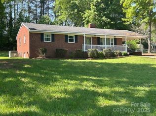 1014 Stuart Dr, Wadesboro, NC 28170