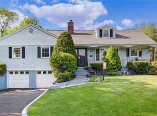 2 Hilltop Ln, White Plains, NY 10607