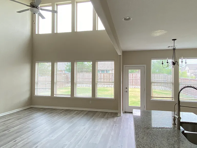 6224 Heron Dr — Photo 4