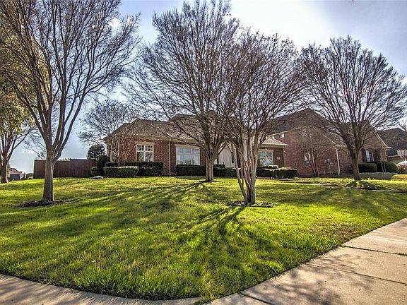 2nd image of 801 Sir Galahad Ln
