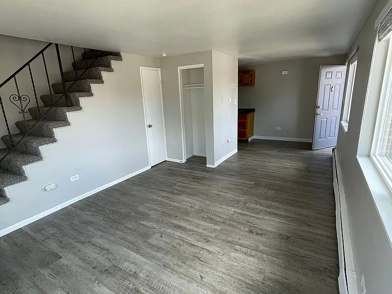 Eliot Circle Apartments — Photo 3