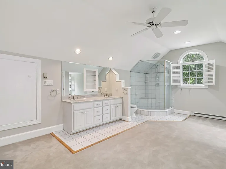 7518 Old Dominion Dr — Photo 33