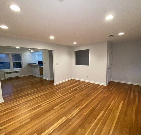 3rd image of 412 Morris Ave APT 52
