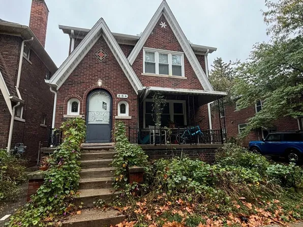884 Beaconsfield Ave, Grosse Pointe Park, MI 48230