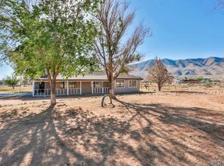 9445 Manzanita St, Apple Valley, CA 92308