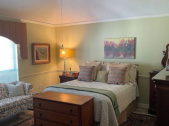 5th image of 4200 Green Meadow Dr