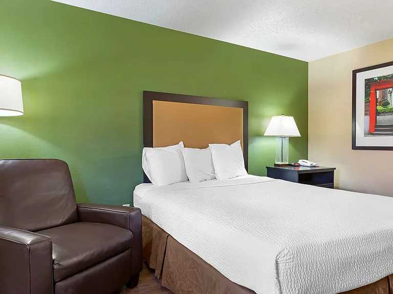 Studio Suite - 1 Queen Bed