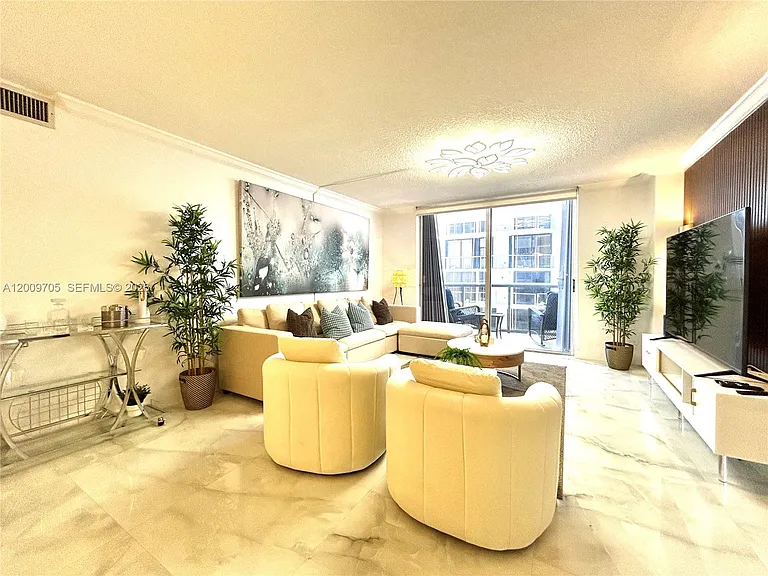 6039 Collins Ave #1507 — Photo 6