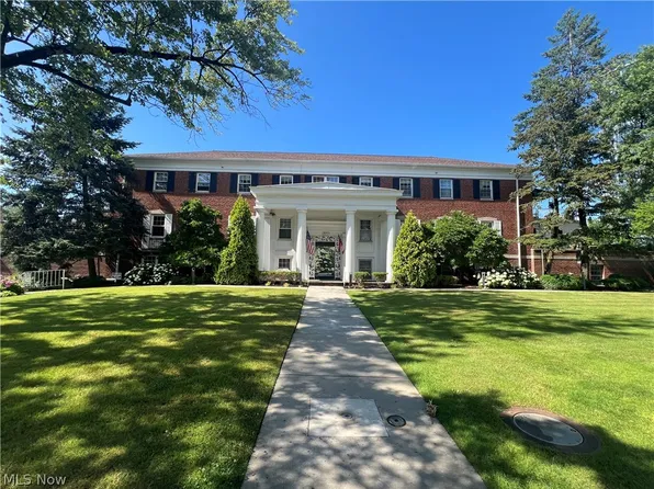 19901 Van Aken Blvd #F-10, Beachwood, OH 44122