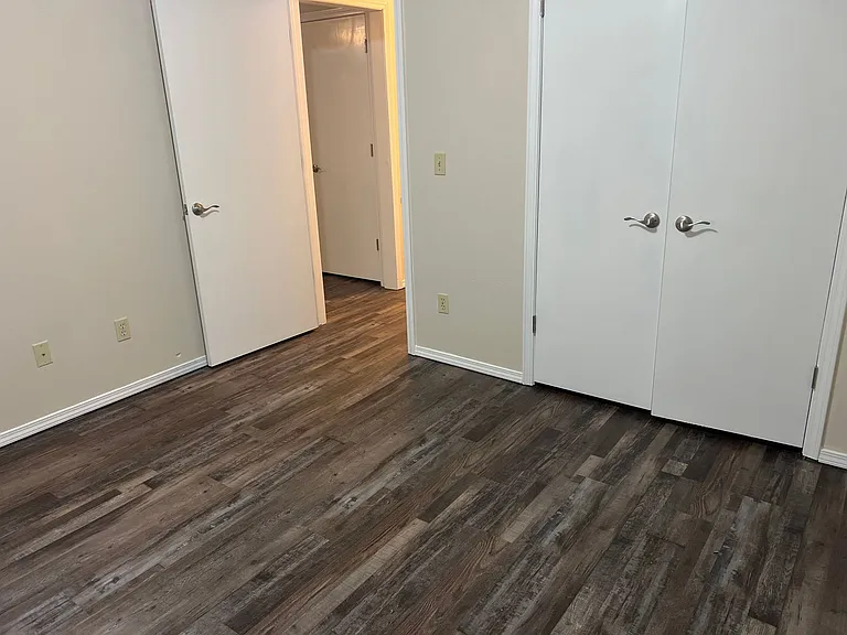 606 Rolling Hills Dr — Photo 9