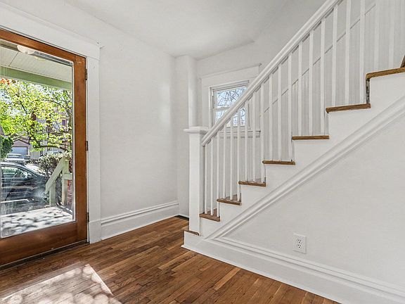 5th image of 1111 Cooper Ave SE