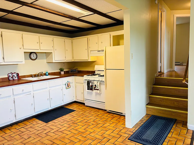 410 Main St — Photo 1