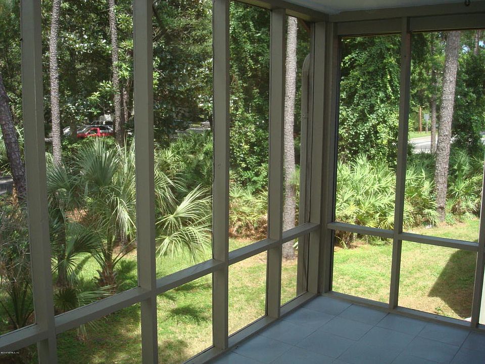 1st image of 402 Branch Wood Ln