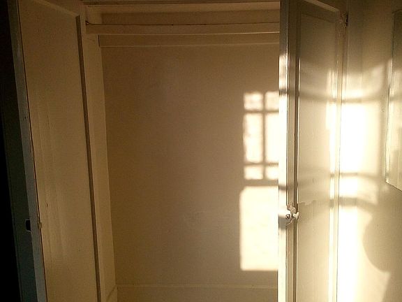 1920 1/2 1st small bedroom walk in closet