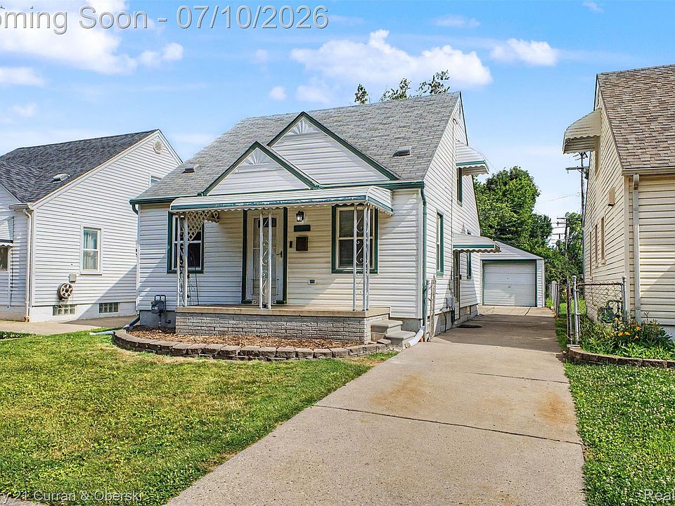 1st image of 21032 Carlysle St