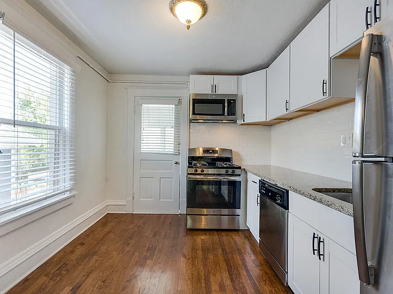 1124 N. St. Paul Street — Photo 27