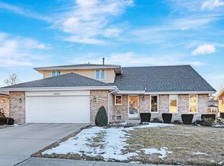 16824 Shannon Ct, Tinley Park, IL