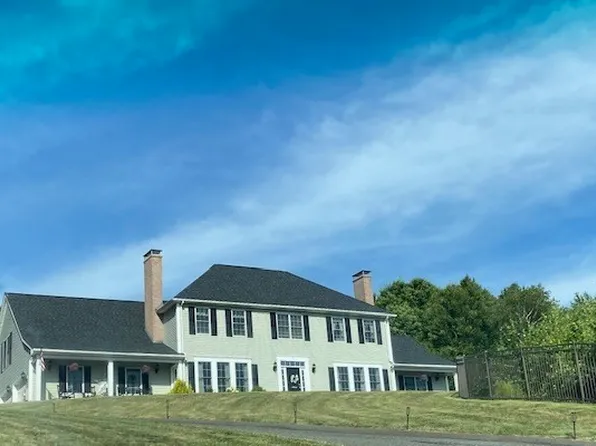17 Lexington Dr, Belchertown, MA 01007