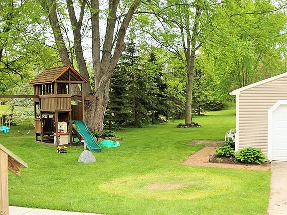 4th image of 2042 Lee Dr