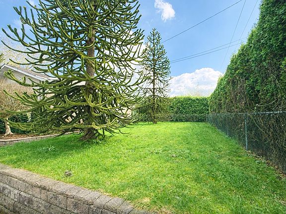 4th image of 21355 Old Yale Rd