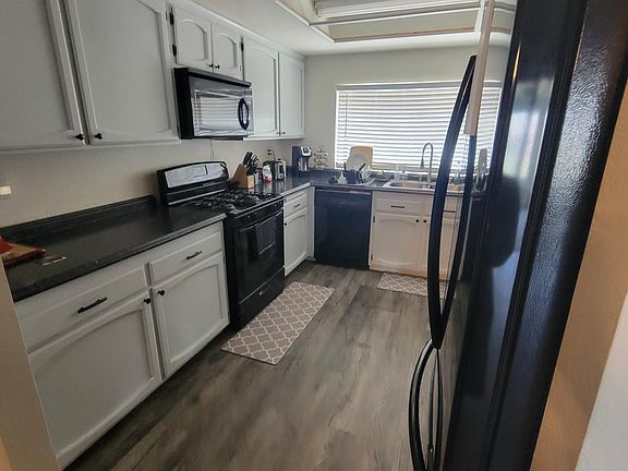 5th image of 15168 Mesquite Ct