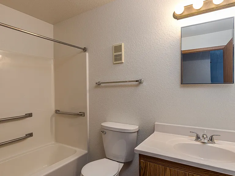 Regency House — Photo 4