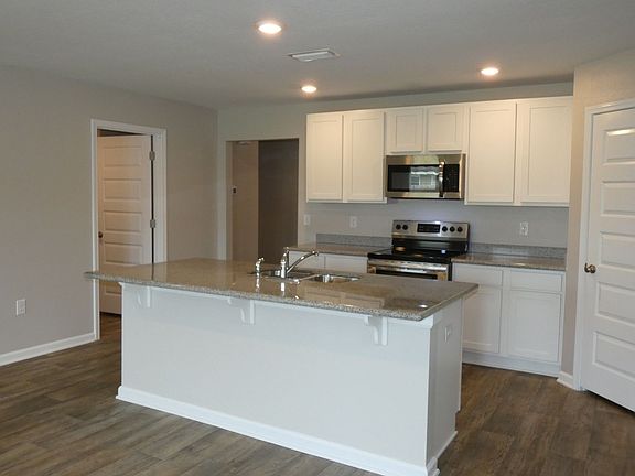 4th image of 5804 Guinevere Ln