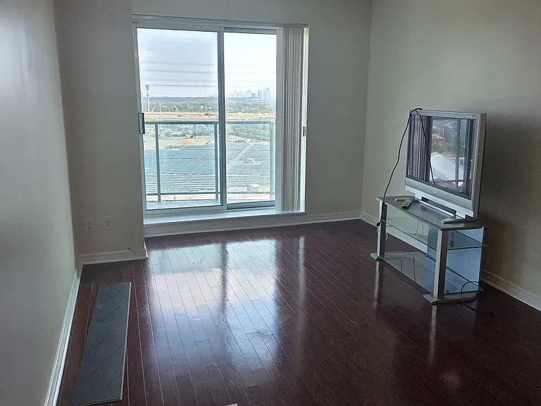 23 Oneida Cres #907 — Photo 12