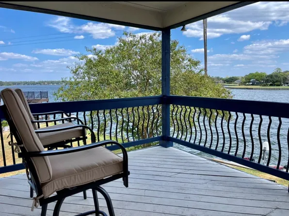 221 Capetown, Montgomery, TX 77356