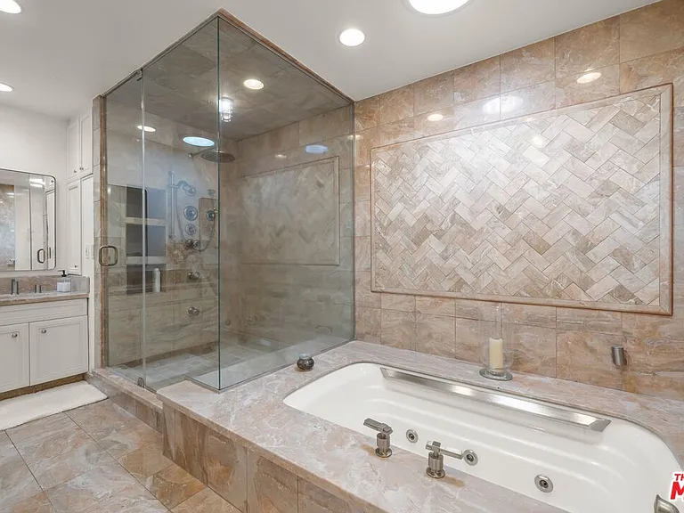 9023 Alto Cedro Dr — Photo 45