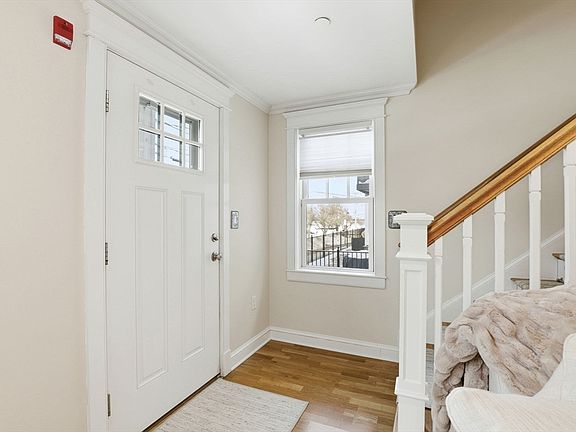 3rd image of 25 Howland St Unit 2