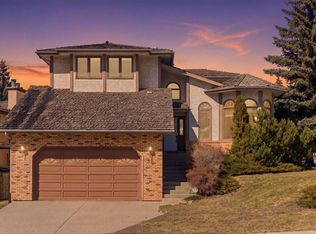 30 S Edgeview Rd NW, Calgary, AB T3A 4T8
