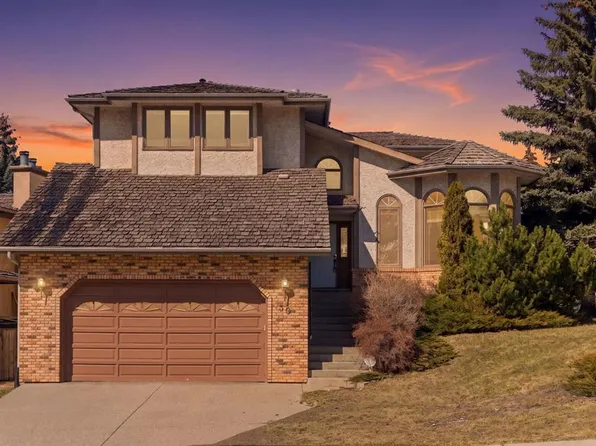 30 S Edgeview Rd NW, Calgary, AB T3A 4T8