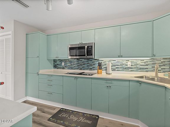 3rd image of 2985 Sea Oats Cir