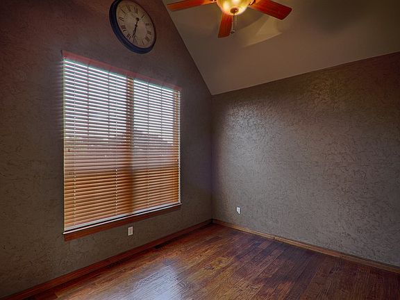 4th image of 538 W Alamo Court Way
