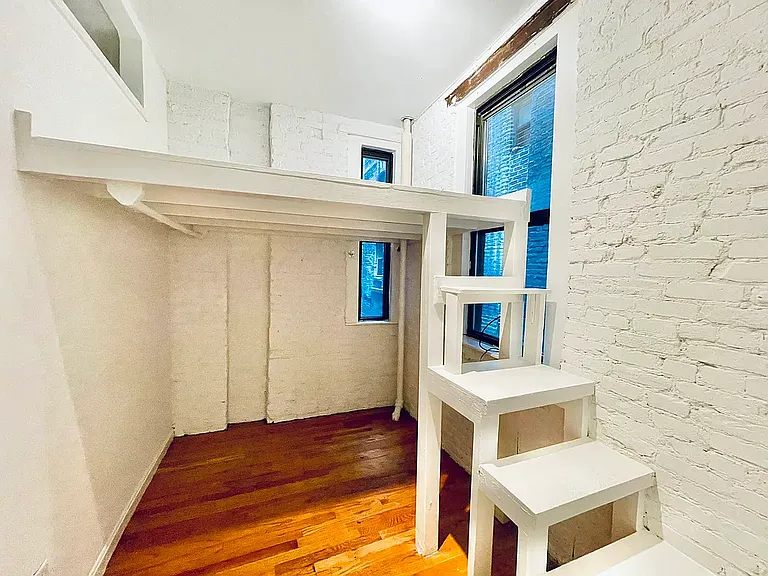516 E 11th St #3B — Photo 8