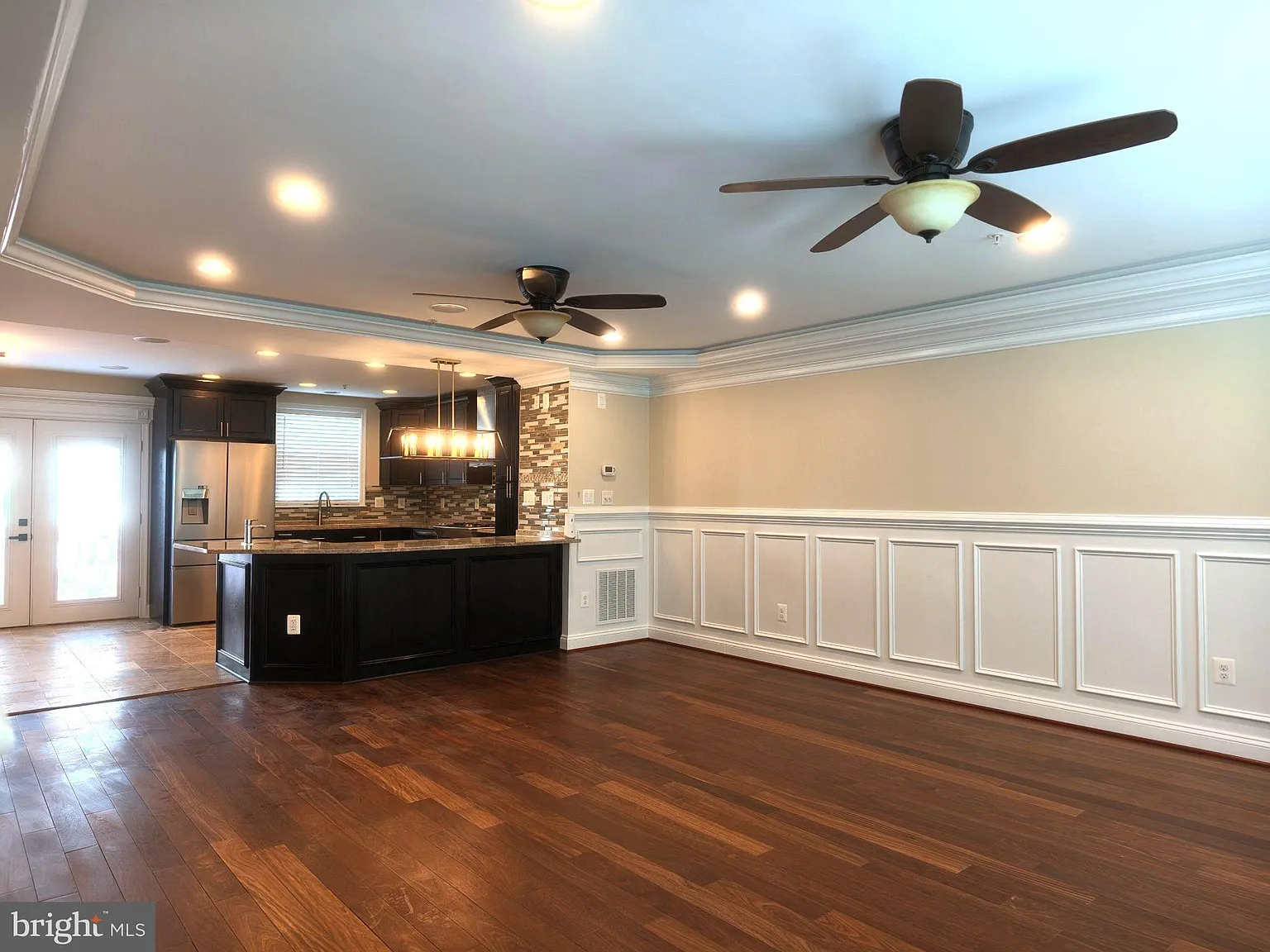 3 bed, 4.0 bath, 1840 sqft, $3,400 — Photo 3