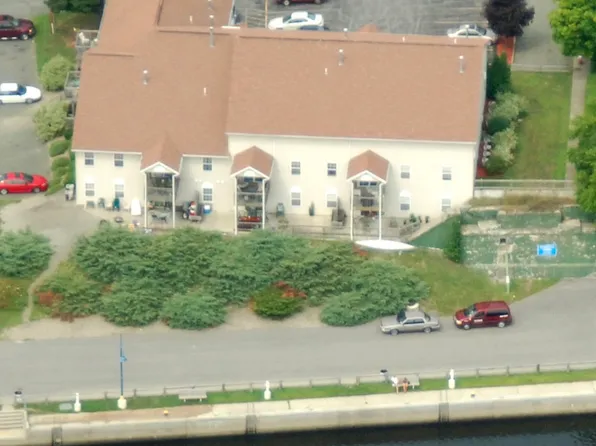 3 River St #8, Mechanicville, NY 12118