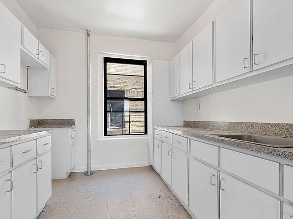 4th image of 20 Laurel Hill Ter APT 6F