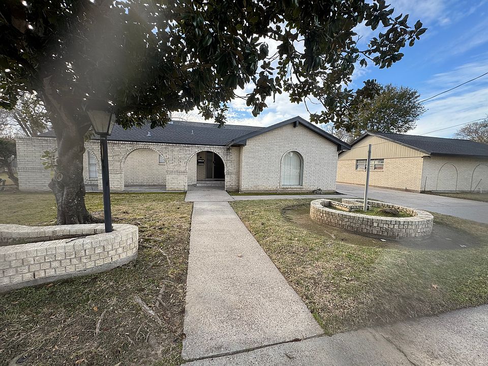1st image of 1602 Luella Ave