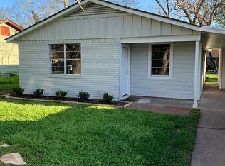 612 E Plum St, Angleton, TX 77515