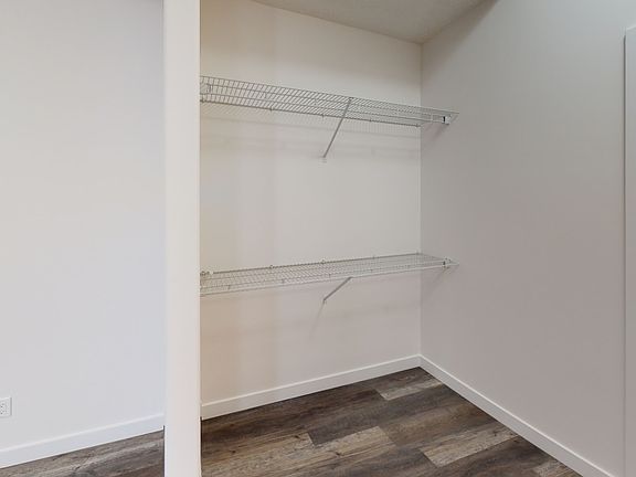 4th image of 439 Makenny St #204