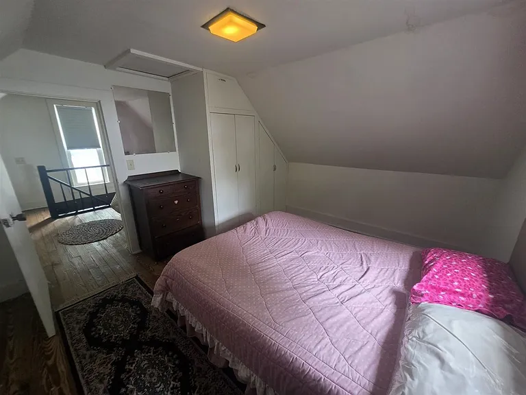 306 Ione St — Photo 11