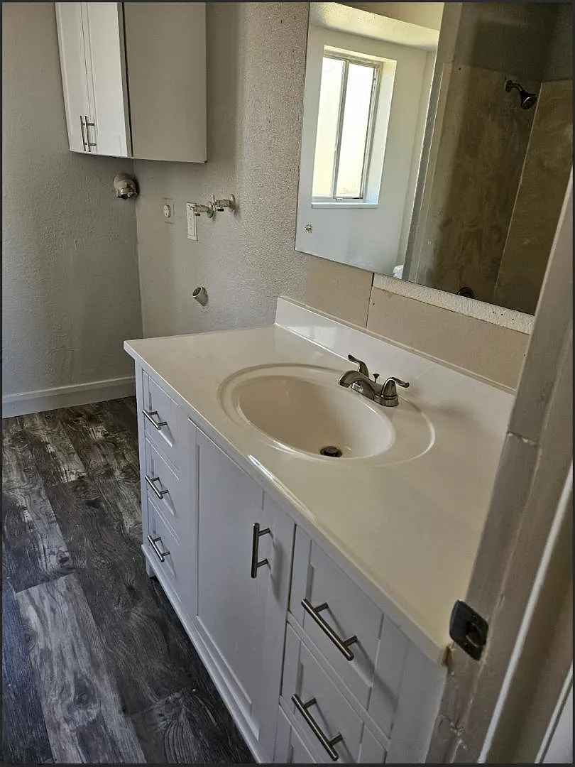 50 S 200 W - Apt #2 — Photo 3